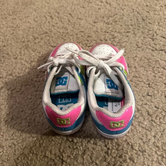DC ATHLETIC SNEAKERS LACE UP MULTI COLORED PINK WHITE GREEN BLUE LITTLE PERSON - Picture 9 of 10